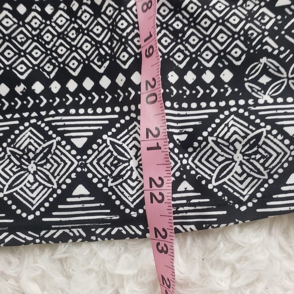 Kona Sol black Aztec and Geometric Swimsuit top - Picture 4 of 8